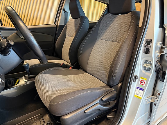 Toyota Yaris 11 of 21