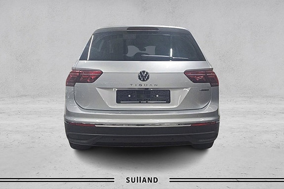 Volkswagen Tiguan 4 of 30