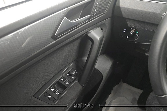Volkswagen Tiguan 30 of 30