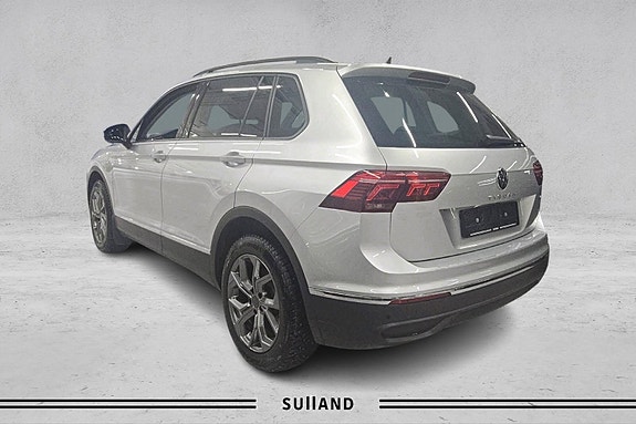 Volkswagen Tiguan 3 of 30