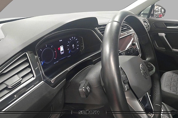 Volkswagen Tiguan 13 of 30