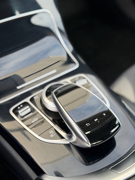 Mercedes-Benz C350 e 14 of 24