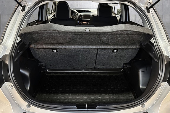 Toyota Yaris 19 of 19