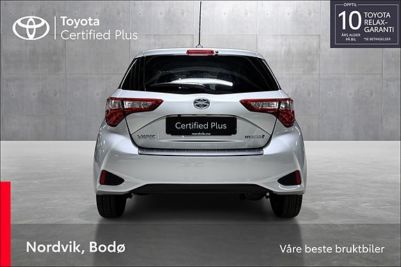 Toyota Yaris 4 of 19