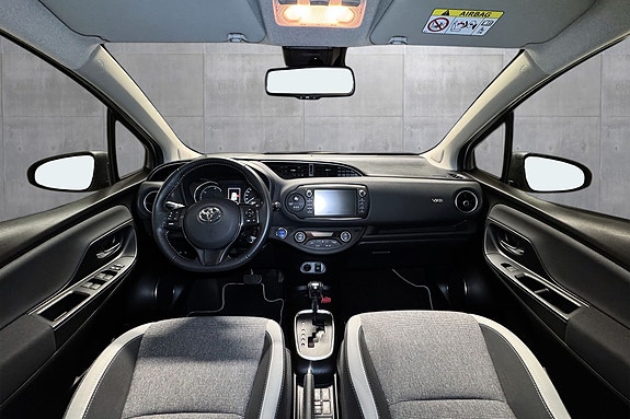Toyota Yaris 9 of 19