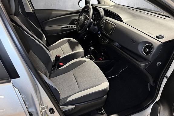 Toyota Yaris 11 of 19