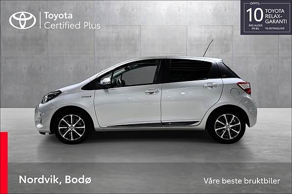 Toyota Yaris 2 of 19