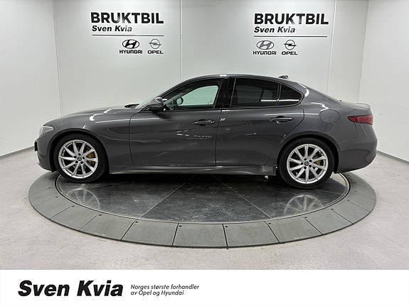 Alfa Romeo Giulia 5 of 29