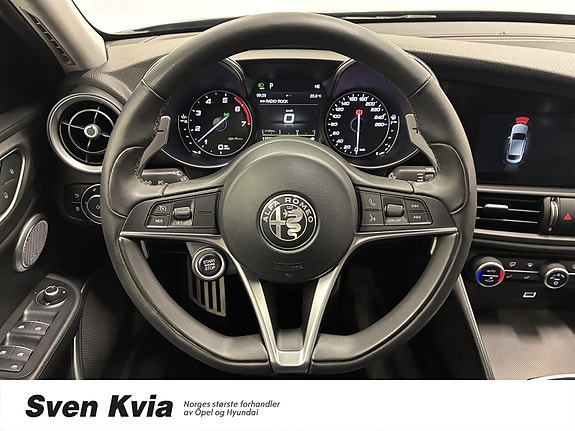 Alfa Romeo Giulia 18 of 29