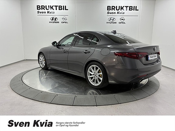 Alfa Romeo Giulia 6 of 29