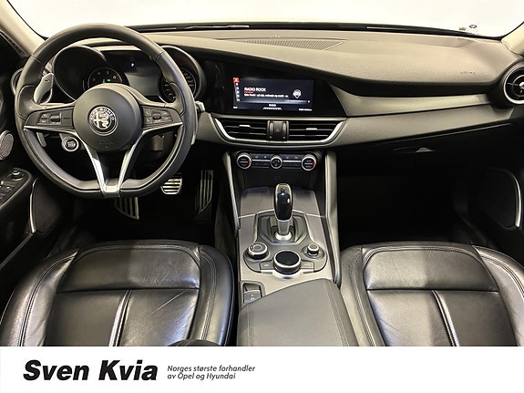 Alfa Romeo Giulia 9 of 29