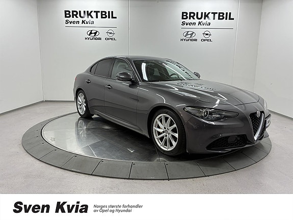Alfa Romeo Giulia 3 of 29