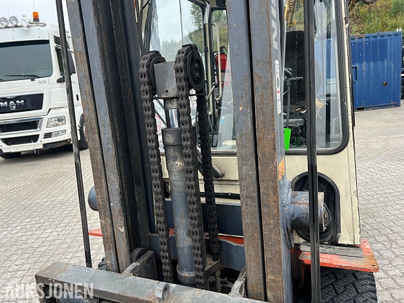 Nissan FGU02A30U gaffeltruck - 3.000 kg - 3,7 m 10 of 30