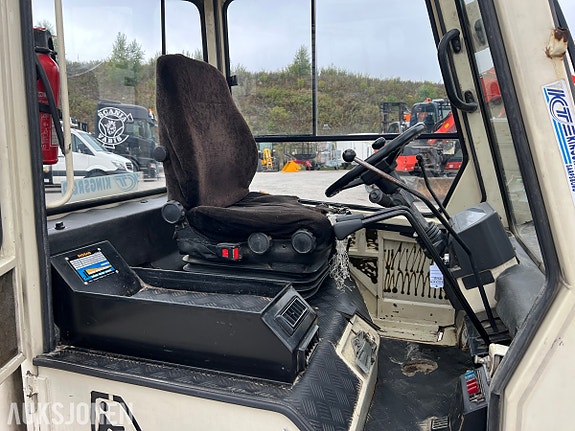 Nissan FGU02A30U gaffeltruck - 3.000 kg - 3,7 m 16 of 30