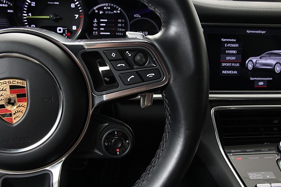 Porsche Panamera 19 of 30