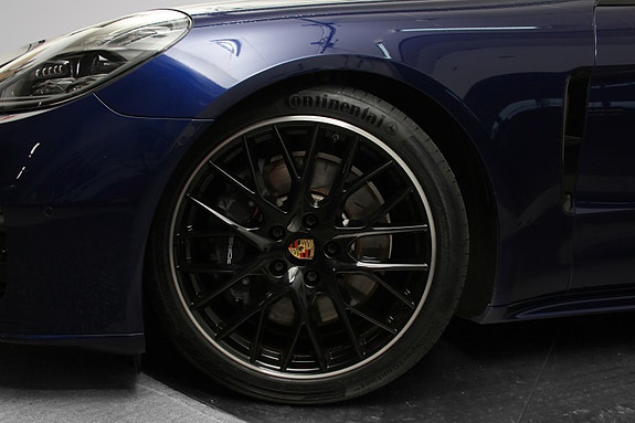 Porsche Panamera 15 of 30