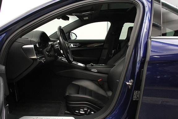 Porsche Panamera 30 of 30