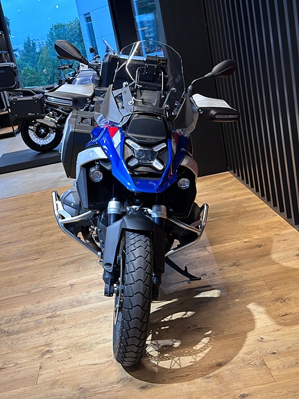 BMW R 1300 GS "Fullutstyrt" med koffertsett 4 of 10