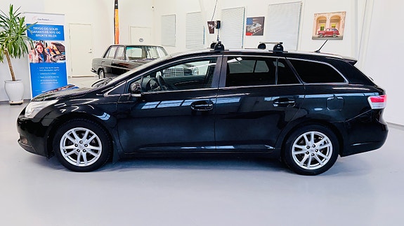 Toyota Avensis 7 of 30