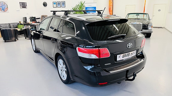 Toyota Avensis 6 of 30