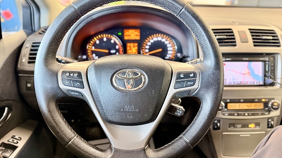 Toyota Avensis 28 of 30