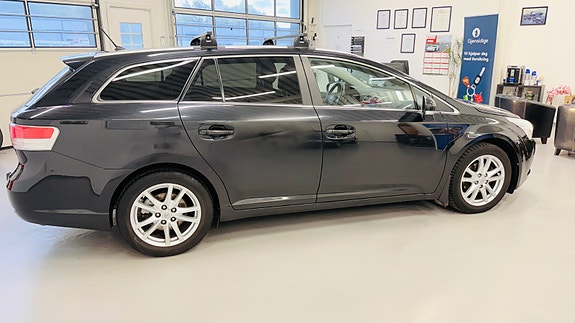 Toyota Avensis 3 of 30