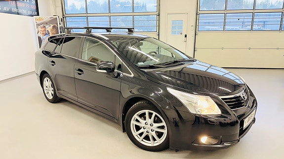 Toyota Avensis 2 of 30