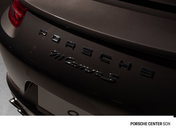 Porsche 911 18 of 30