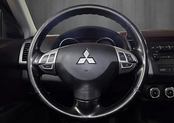 Mitsubishi Outlander 16 of 30