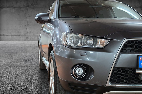 Mitsubishi Outlander 2 of 30