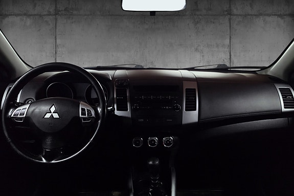 Mitsubishi Outlander 14 of 30