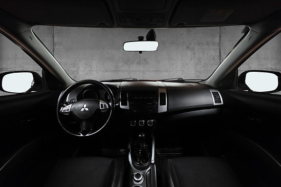 Mitsubishi Outlander 13 of 30