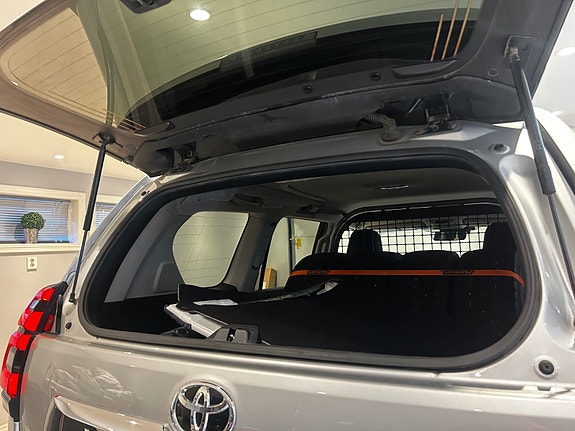 Toyota Land Cruiser 18 of 28