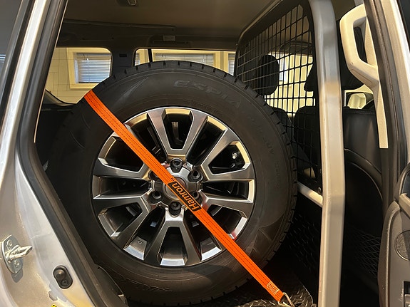 Toyota Land Cruiser 19 of 28