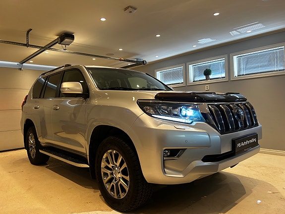 Toyota Land Cruiser 4 of 28