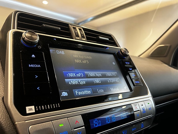 Toyota Land Cruiser 14 of 28