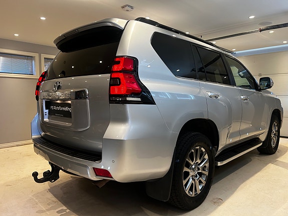 Toyota Land Cruiser 6 of 28