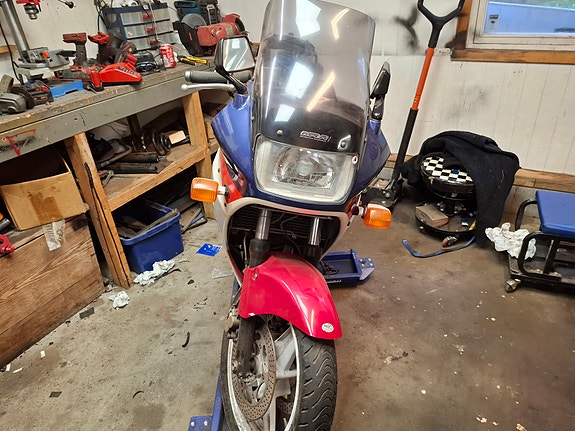 Honda VFR 750 F 3 of 5
