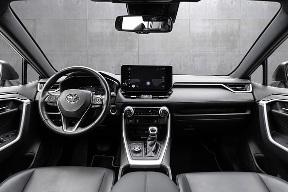 Toyota RAV4 8 of 22