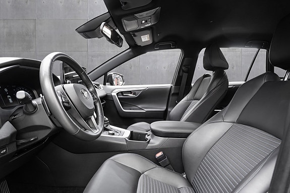 Toyota RAV4 7 of 22
