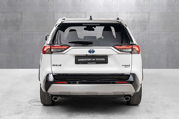 Toyota RAV4 3 of 22