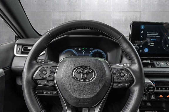 Toyota RAV4 11 of 24