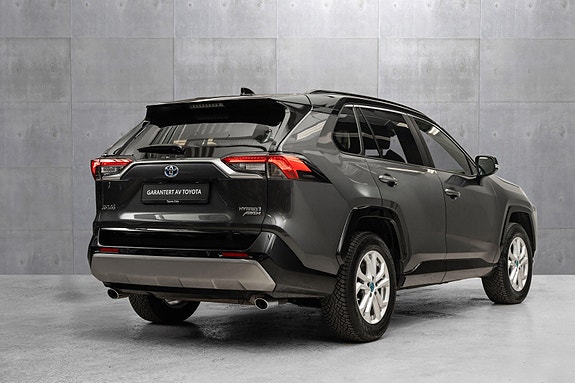 Toyota RAV4 5 of 24