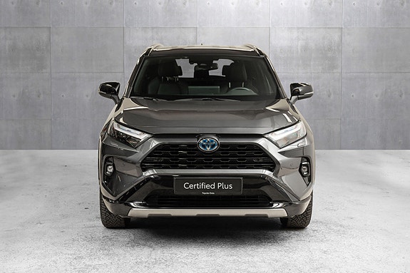 Toyota RAV4 7 of 24