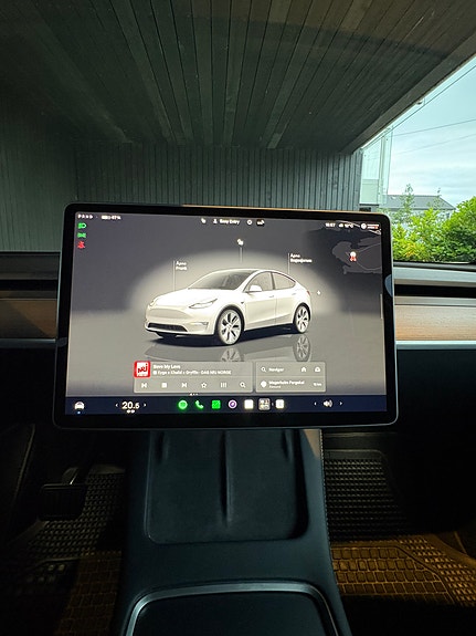 Tesla Model Y 13 of 14