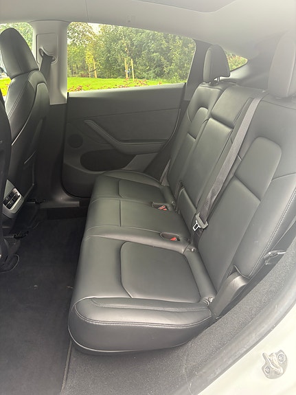 Tesla Model Y 12 of 14