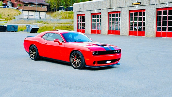 Dodge Challenger 3 of 29