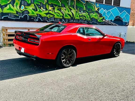 Dodge Challenger 8 of 29