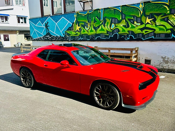 Dodge Challenger 9 of 29
