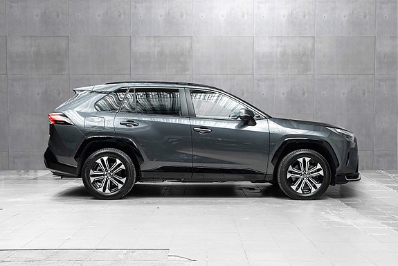 Toyota RAV4 Plug-in Hybrid 6 of 25
